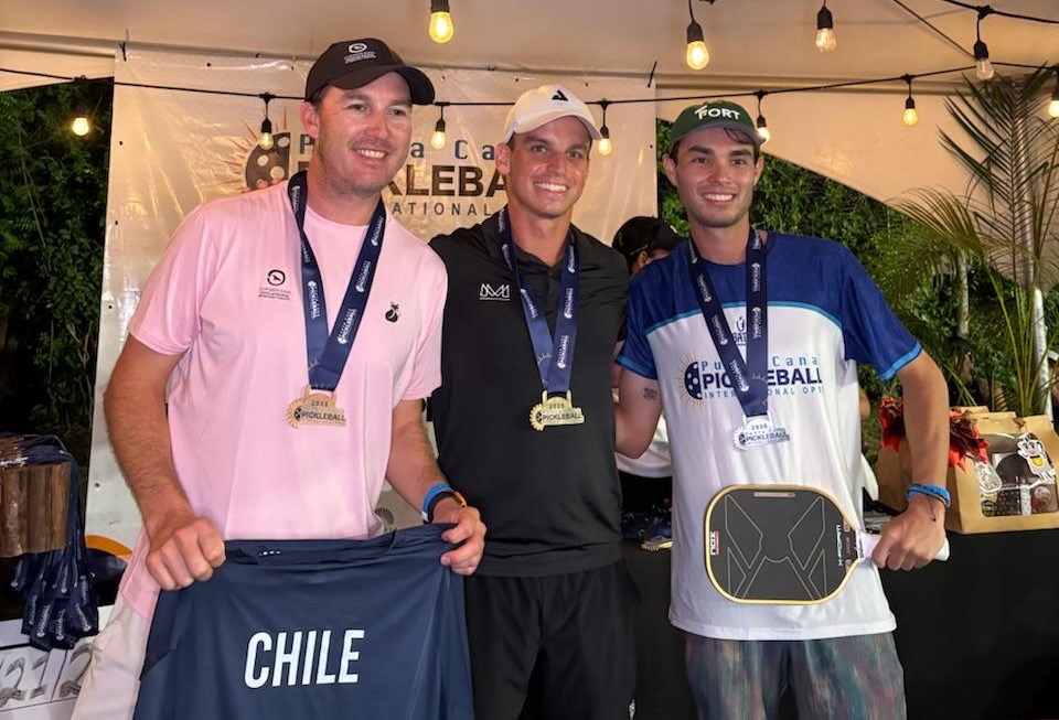 Dupla de Ricardo Vila y Erick Trujillo gana torneo Pickleball Internacional.
