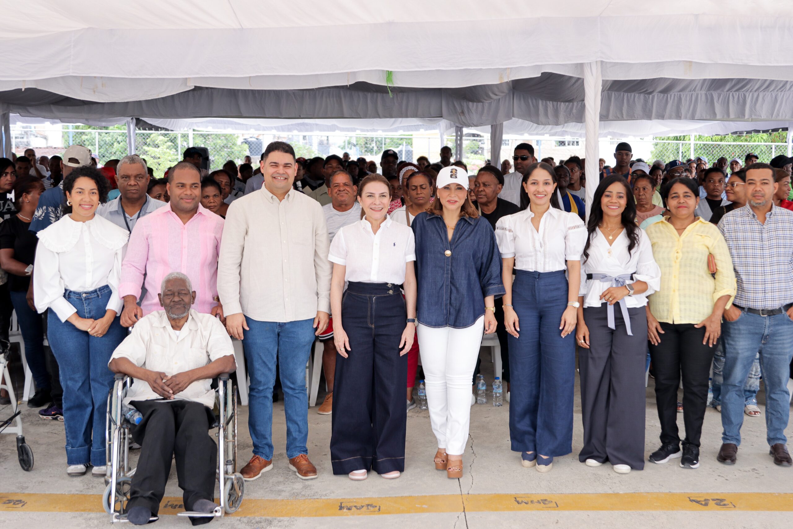 Supérate entrega Bono de Emergencia a más de 1,400 familias afectadas por las lluvias en el Distrito Nacional.