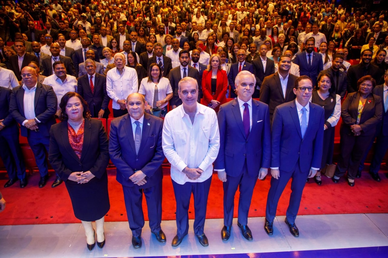 Luis Abinader asume compromiso.