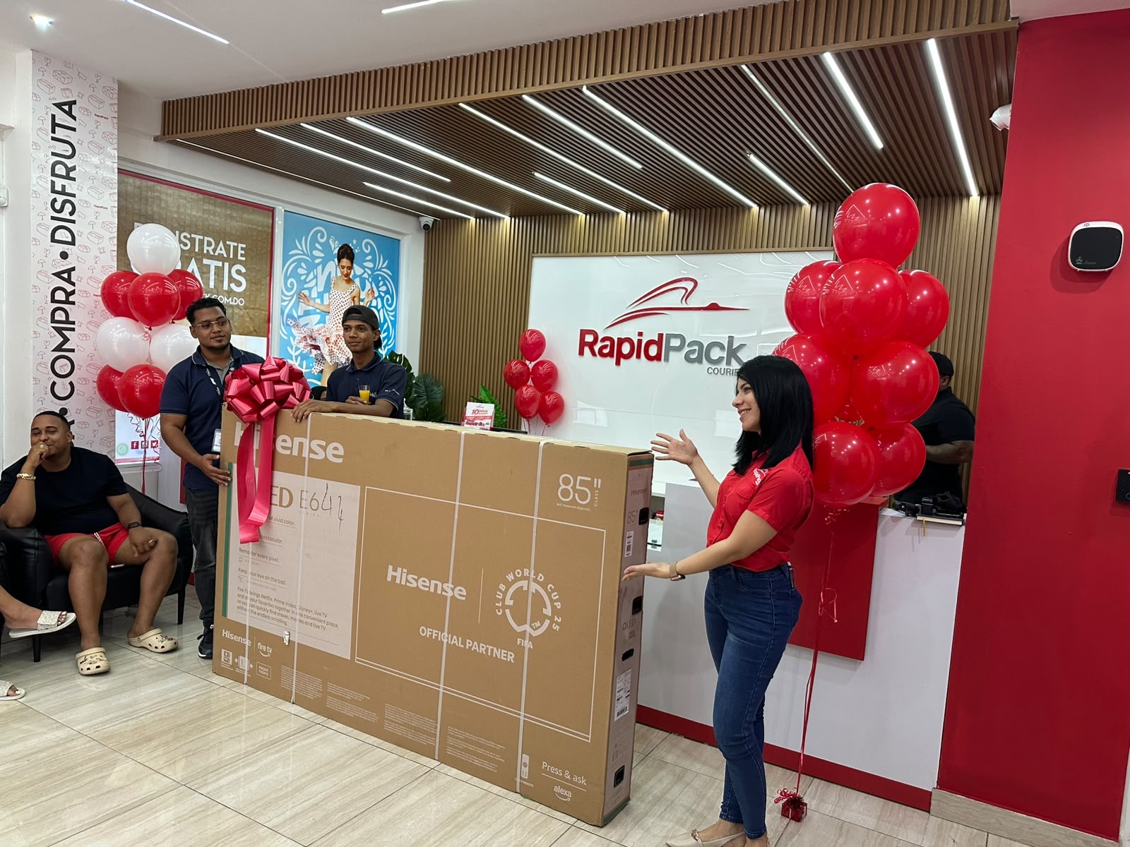 RapidPack en su 10 aniversarios al servicio de la comunidad y sociedad, reconoce/premia, empleados,clientes y relacionados.