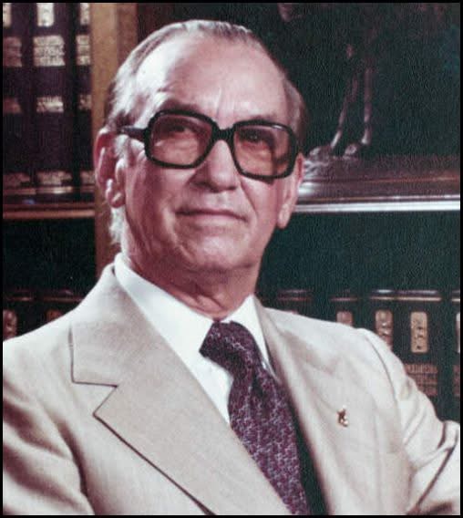 Recordando al presidente Antonio Guzman a 44 años de su trágica partida.
