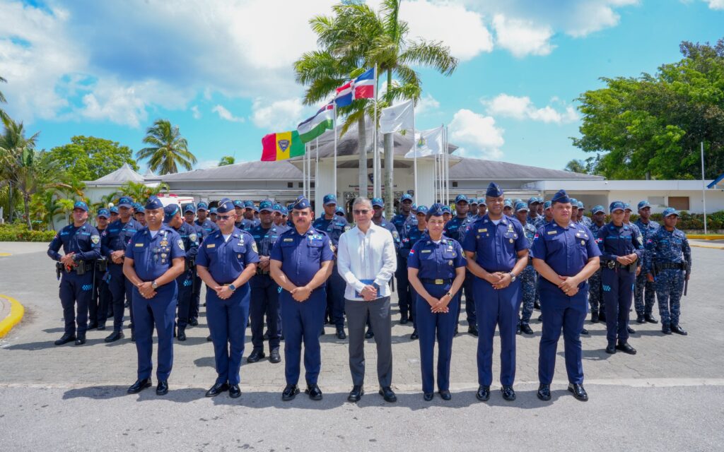 Policía Nacional fortalece formación de 1,327 estudiantes con capacitación táctica del SITAB