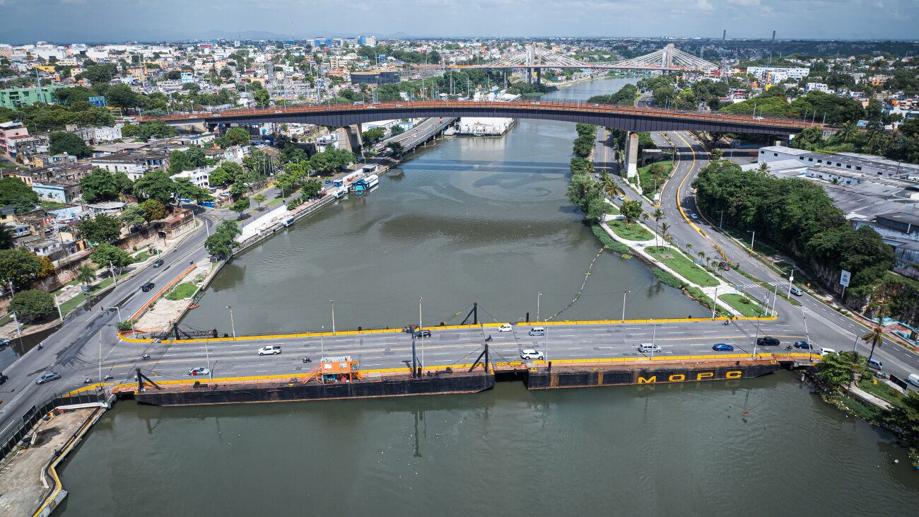 Puente flotante estarà cerrado este sábado.