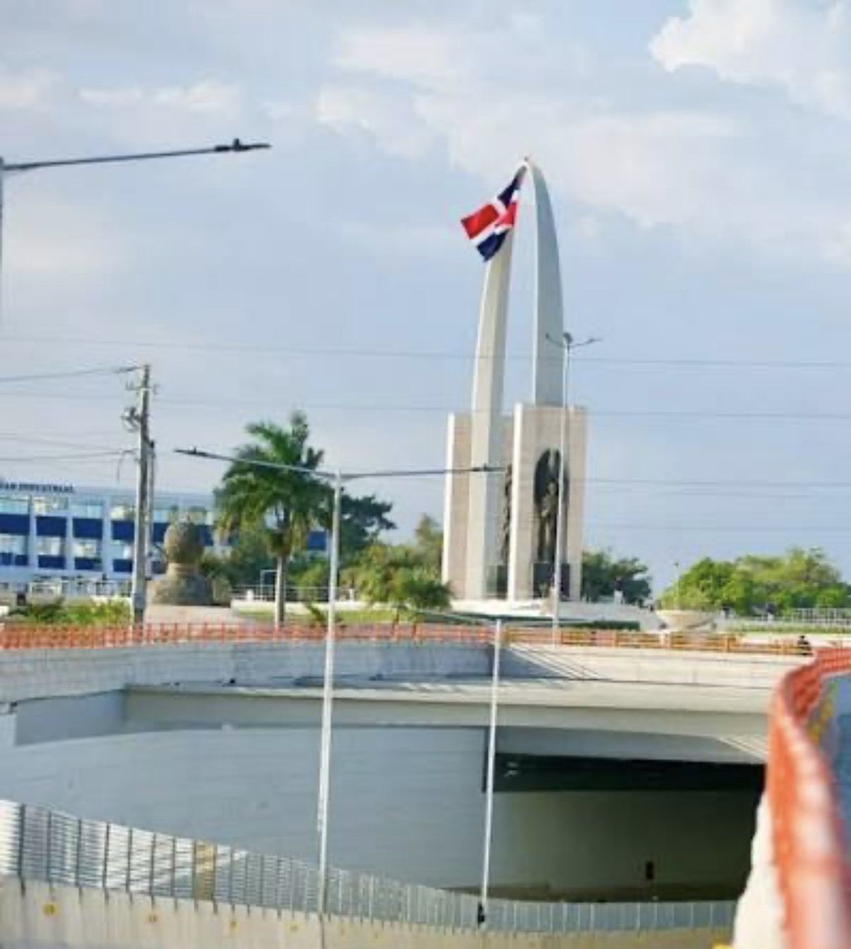 Presidente Luis Abinader inaugura Túnel de la bandera.