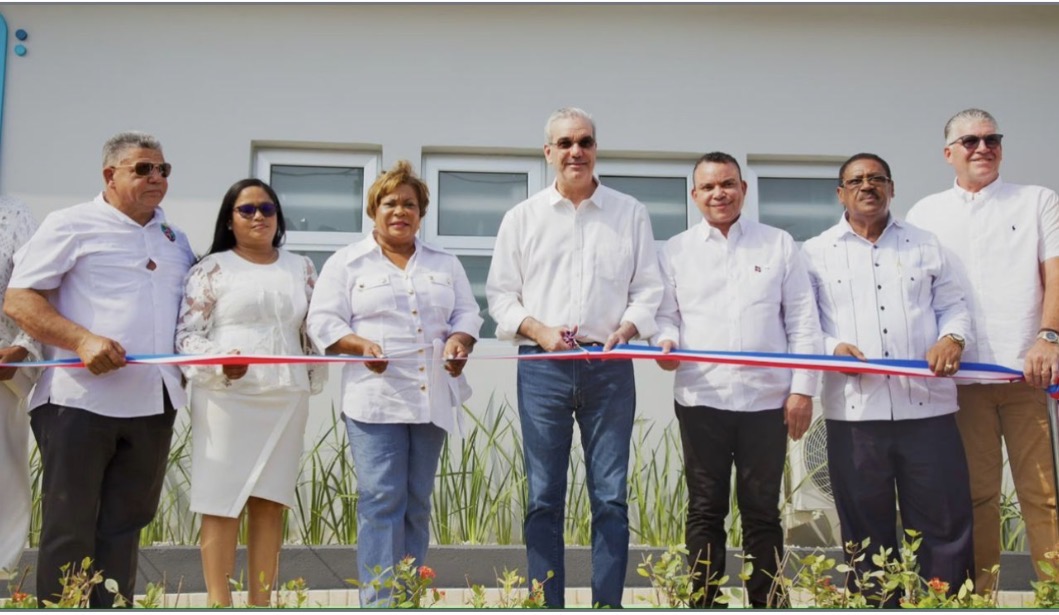Presidente Abinader inaugura Hospital.
