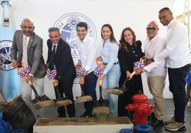 Wellington Arnaud lleva solución de agua potable a Jicomé, provincia Valverde, con inicio de acueducto