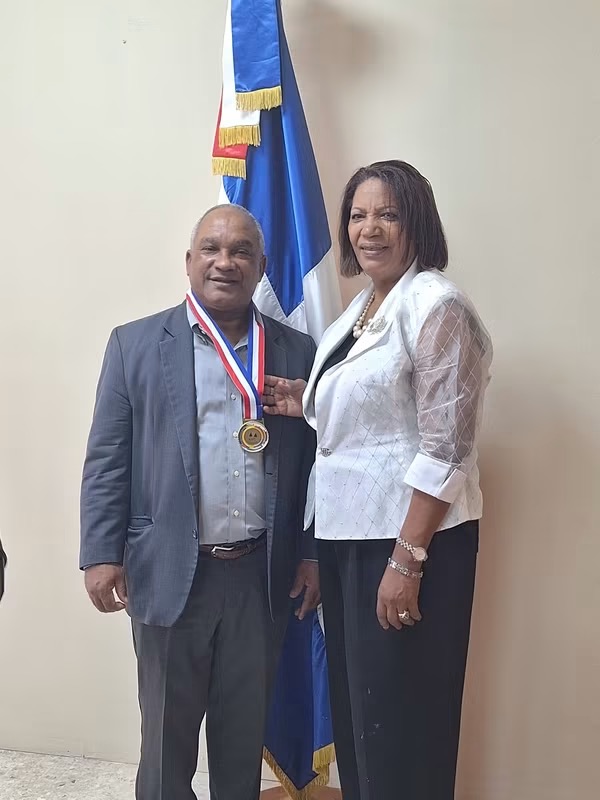 CDP: Coopnaprensa reconoce al periodista Olivo De León.