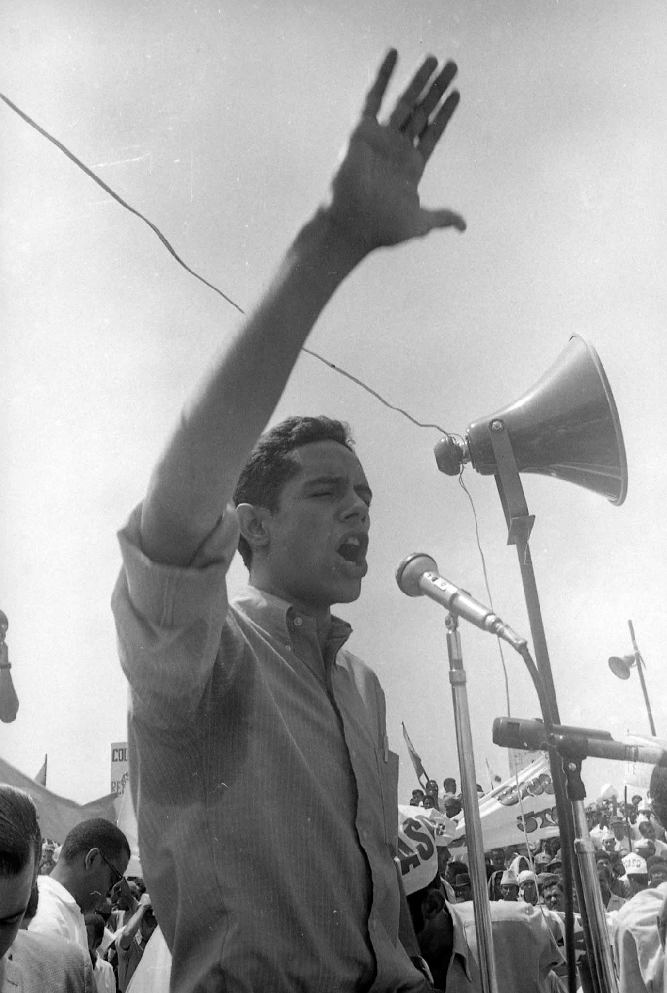 DIEZ AÑOS SIN HATUEY DE CAMPS: MEMORIA DE UN LÍDER ESTUDIANTIL.