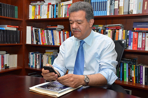Dr.Leonel Fernandez reconoce en  Alofoker dinamismo en la red no así en otros intereses intrinsecos de la sociedad…
