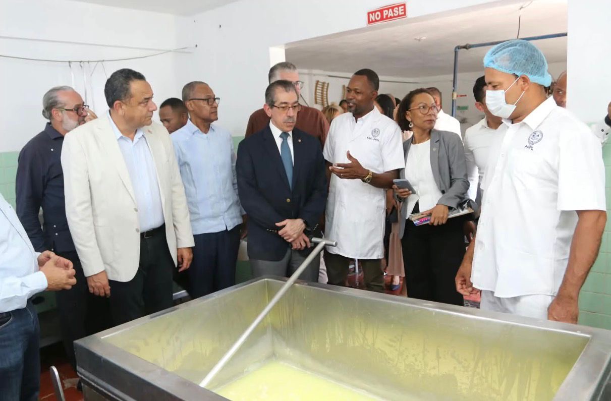 UASD fortalece su capacidad científica con nueva planta de lácteos y modernización de laboratorios .