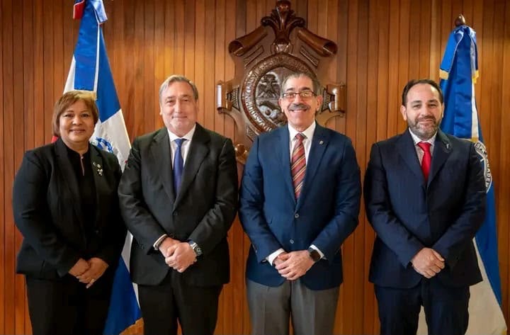 UASD fortalece su agenda de internacionalización y apuesta por la expansión de la educación virtual.