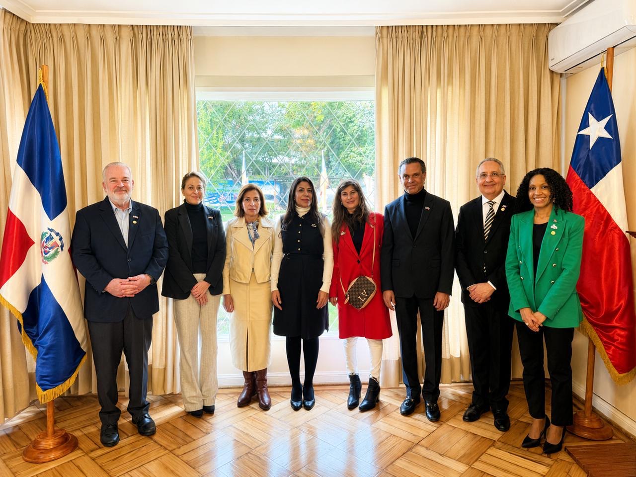 Empresarios e instituciones dominicanas unen esfuerzos en Chile.