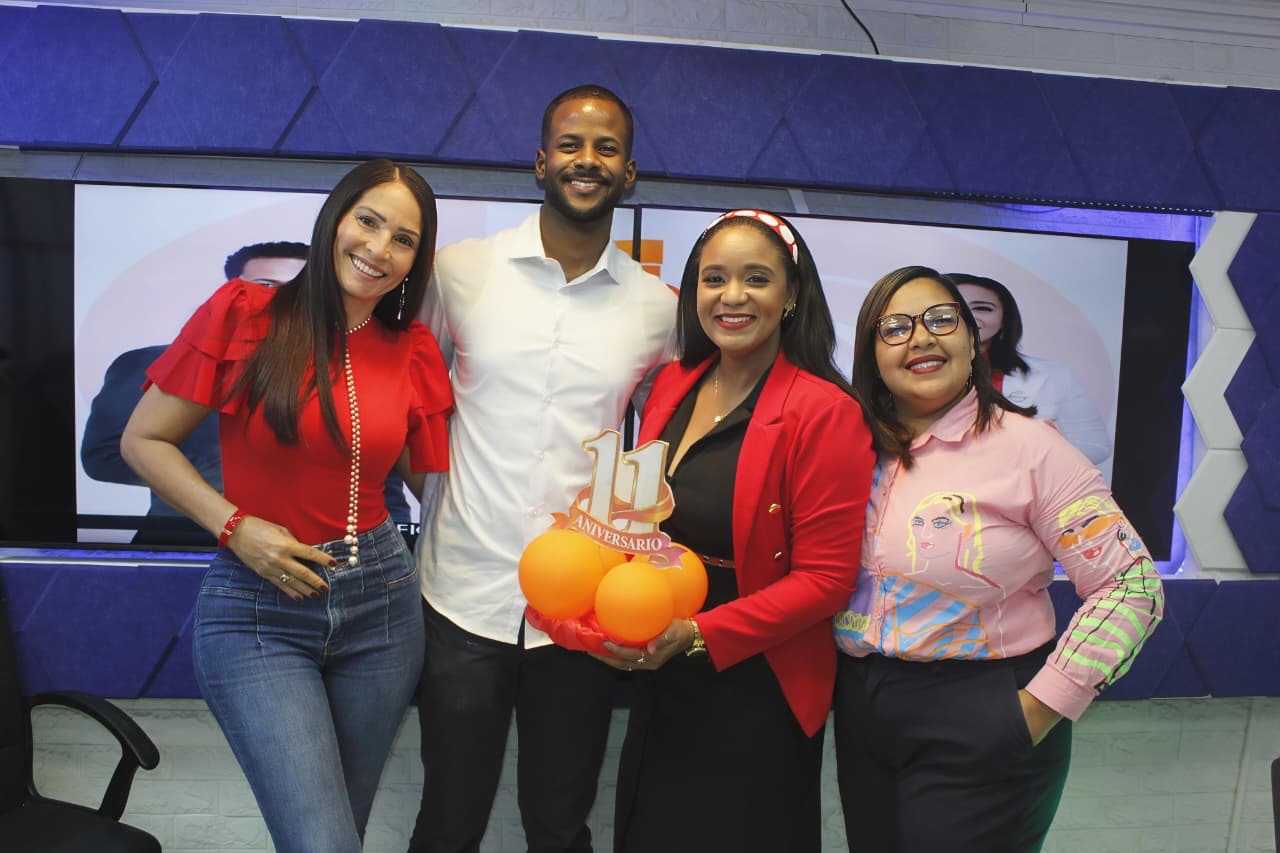 Conecta2 con Ana Inoa celebra 11 años ininterrumpidos con panel sobre consentimiento, pareja y responsabilidad social.