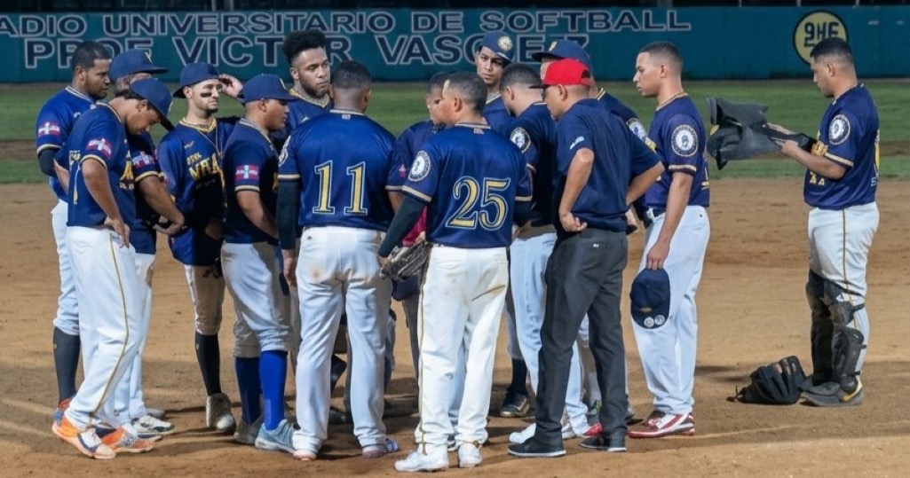 Cuatro equipos por dos boletos para ir a la final del torneo Rubén Pimentel de softbol .