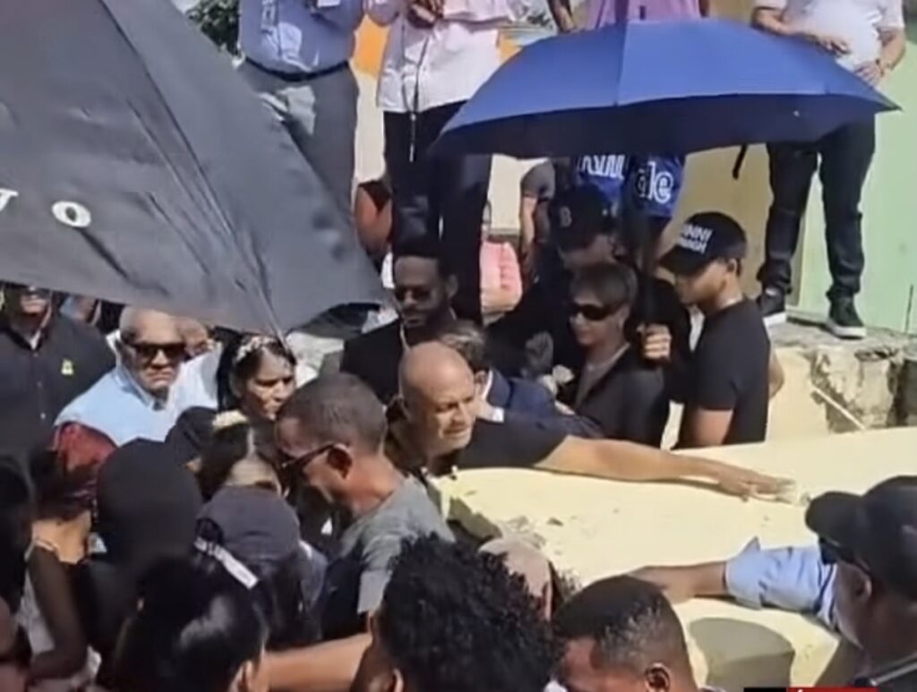 Sepultan esposa del merenguero Julian Oro Duro.