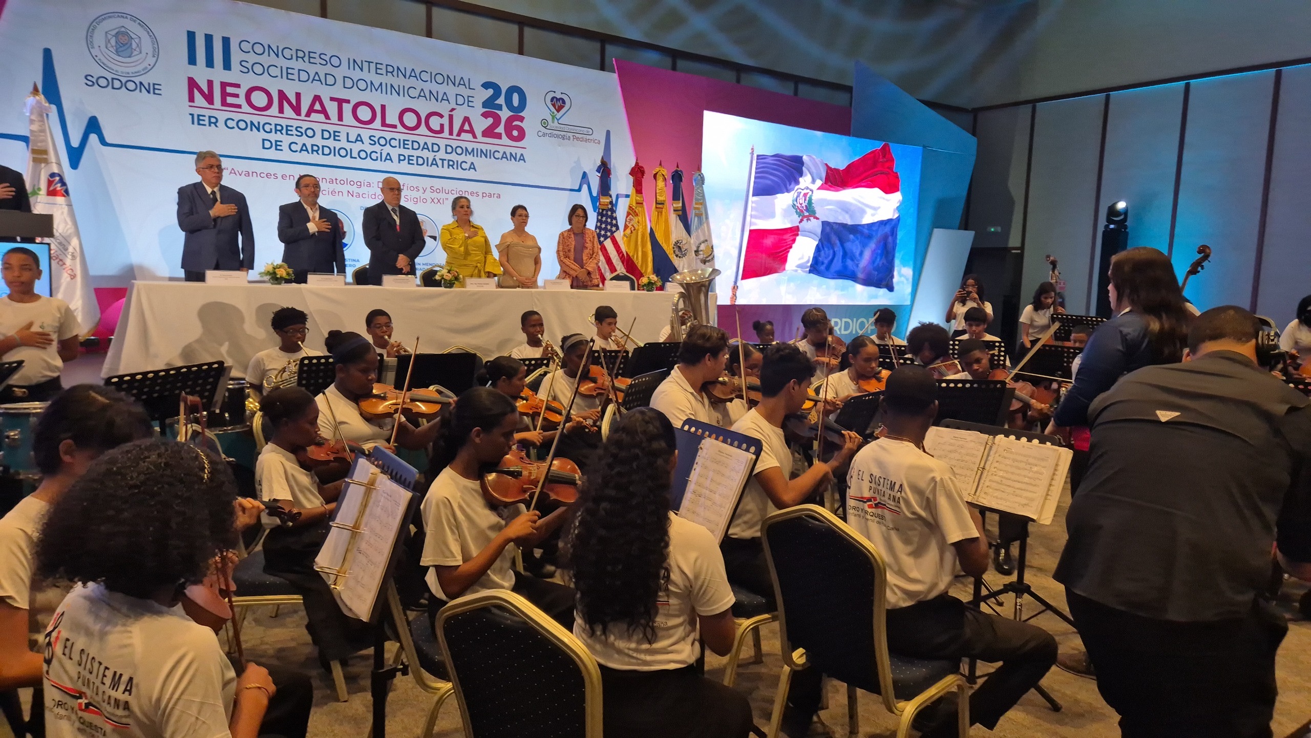 La Orquesta Sinfónica de Punta brilla en la apertura del III Congreso Internacional de Neonatología.