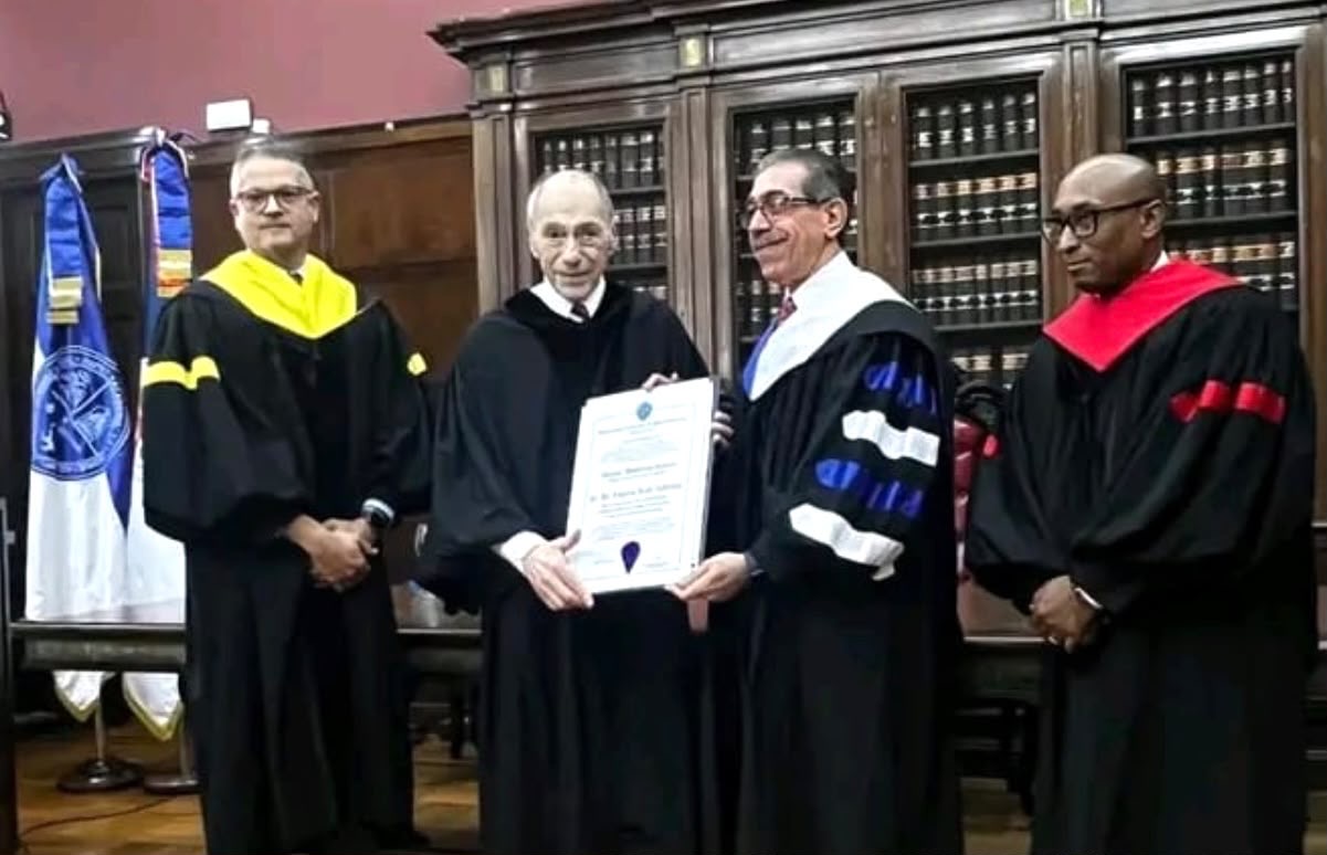 UASD inviste Doctor Honoris Causa al jurista argentino Eugenio Raúl Zaffaroni .