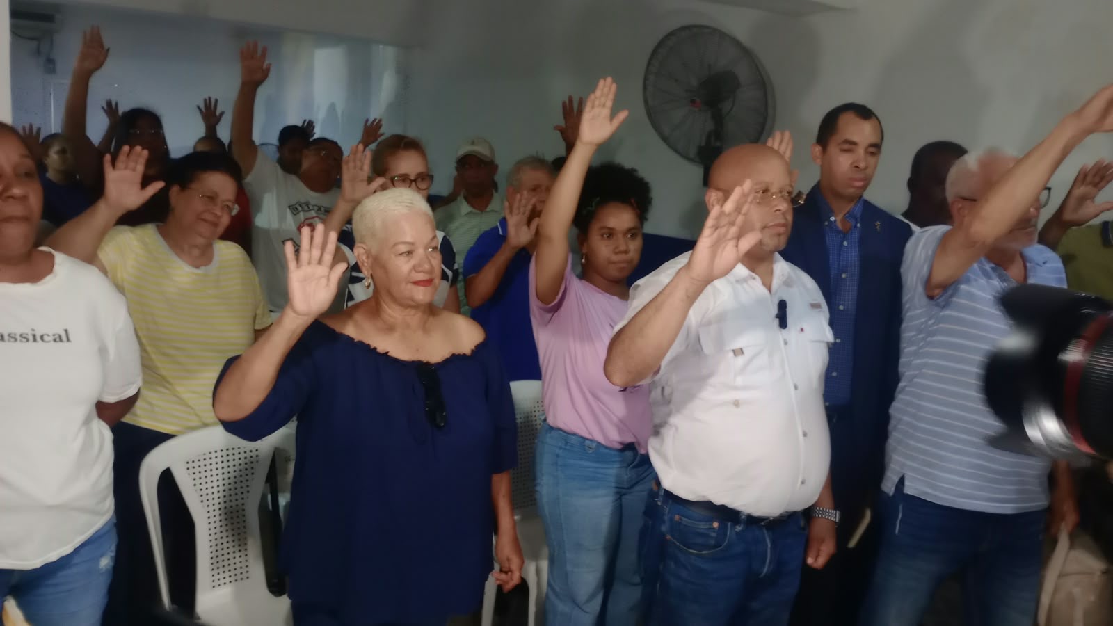 Regidor de la Circunscripción 3 encabeza juramentación comando de campaña en apoyo a Carolina Mejía.
