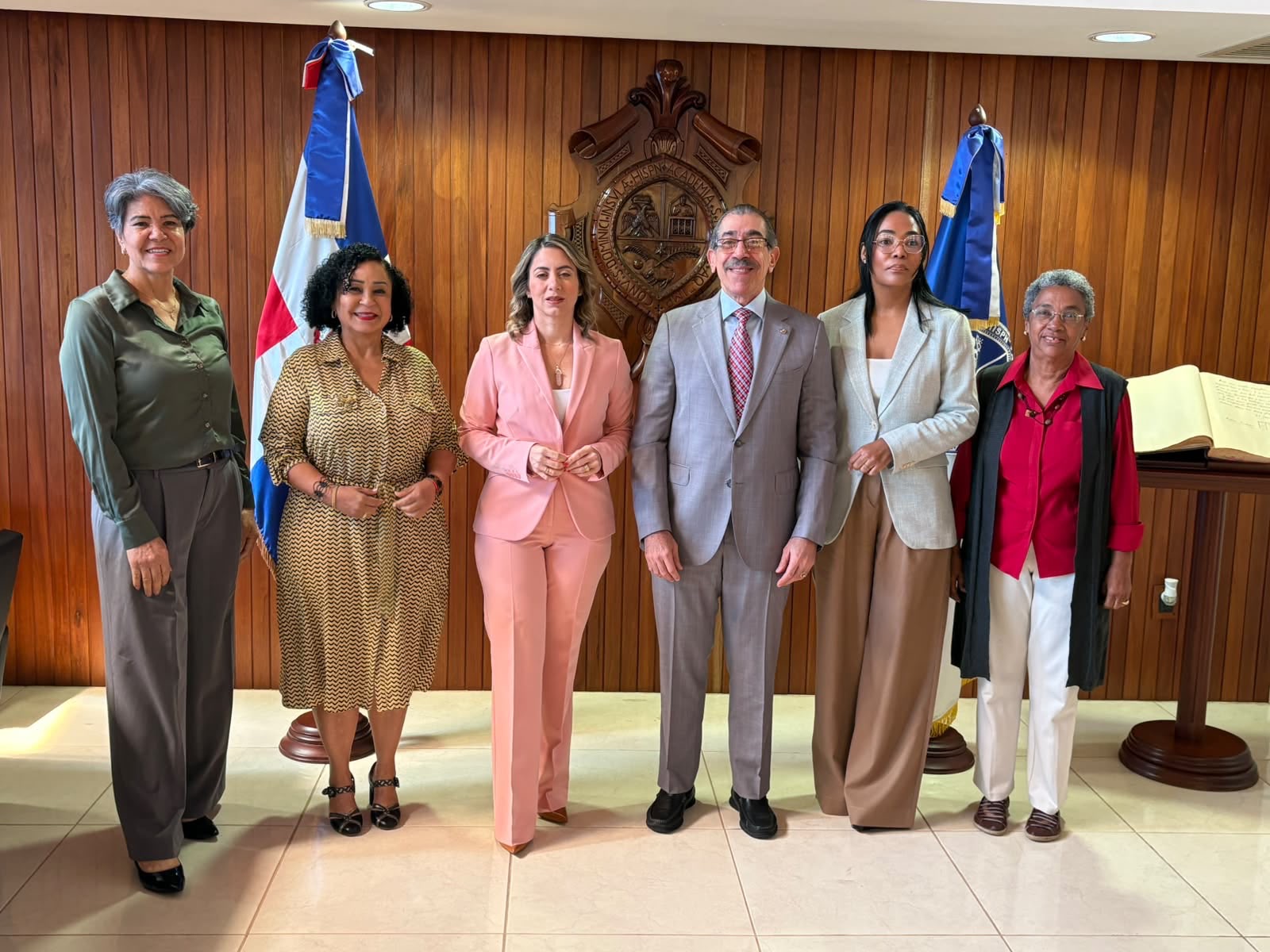 UASD y Ministerio de la Mujer trazan agenda estratégica para impulsar la igualdad.