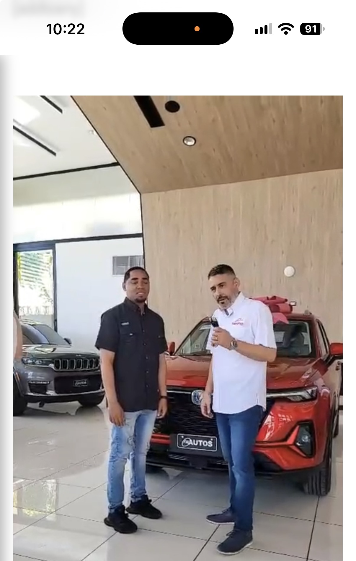 RapidPack realiza formal entrega al cliente ganador de una yipeta.