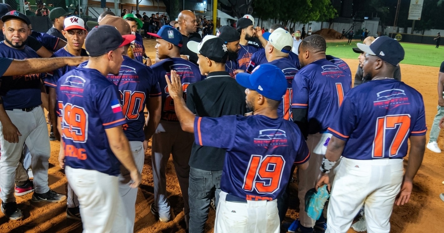 Manoguayabo City y Fory Boyz se meten en la pelea por la corona del Softbol Rubén Pimentel 2026