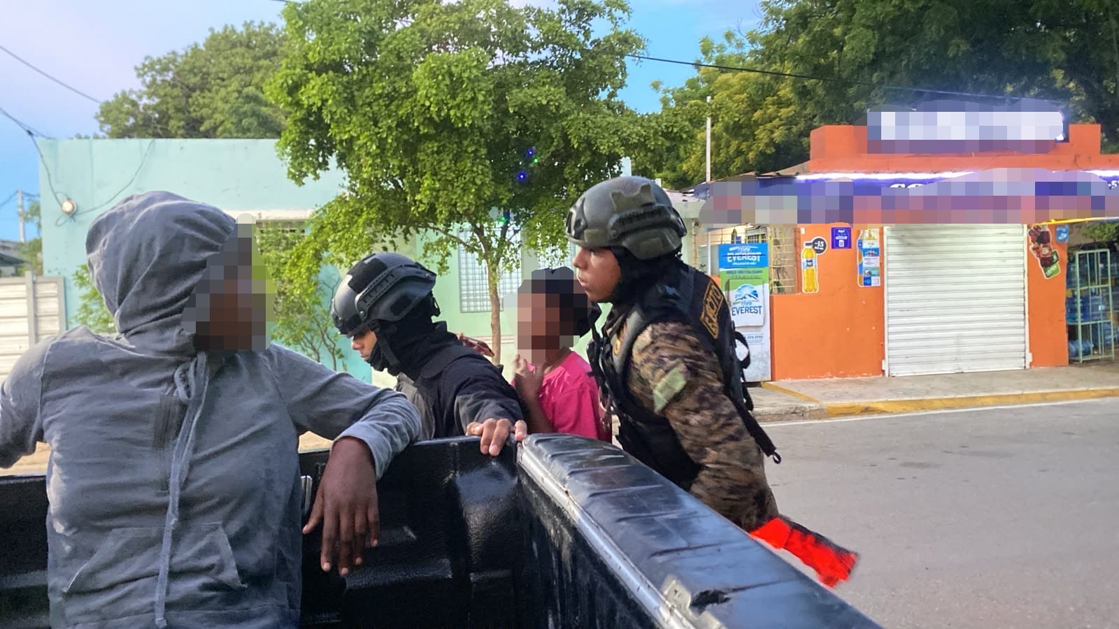 DGM deportó este miércoles 1,359 extranjeros indocumentados los pasos fronterizos.